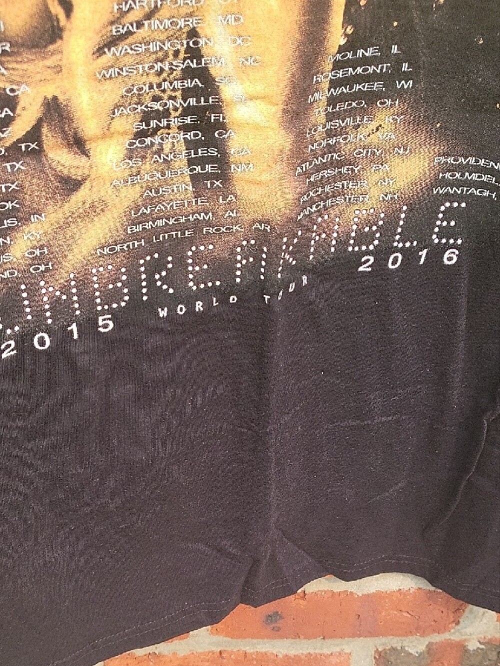 Unbreakable World Tour 2015/16 Graphic Tee - Black & Gold - Picture 5 of 5